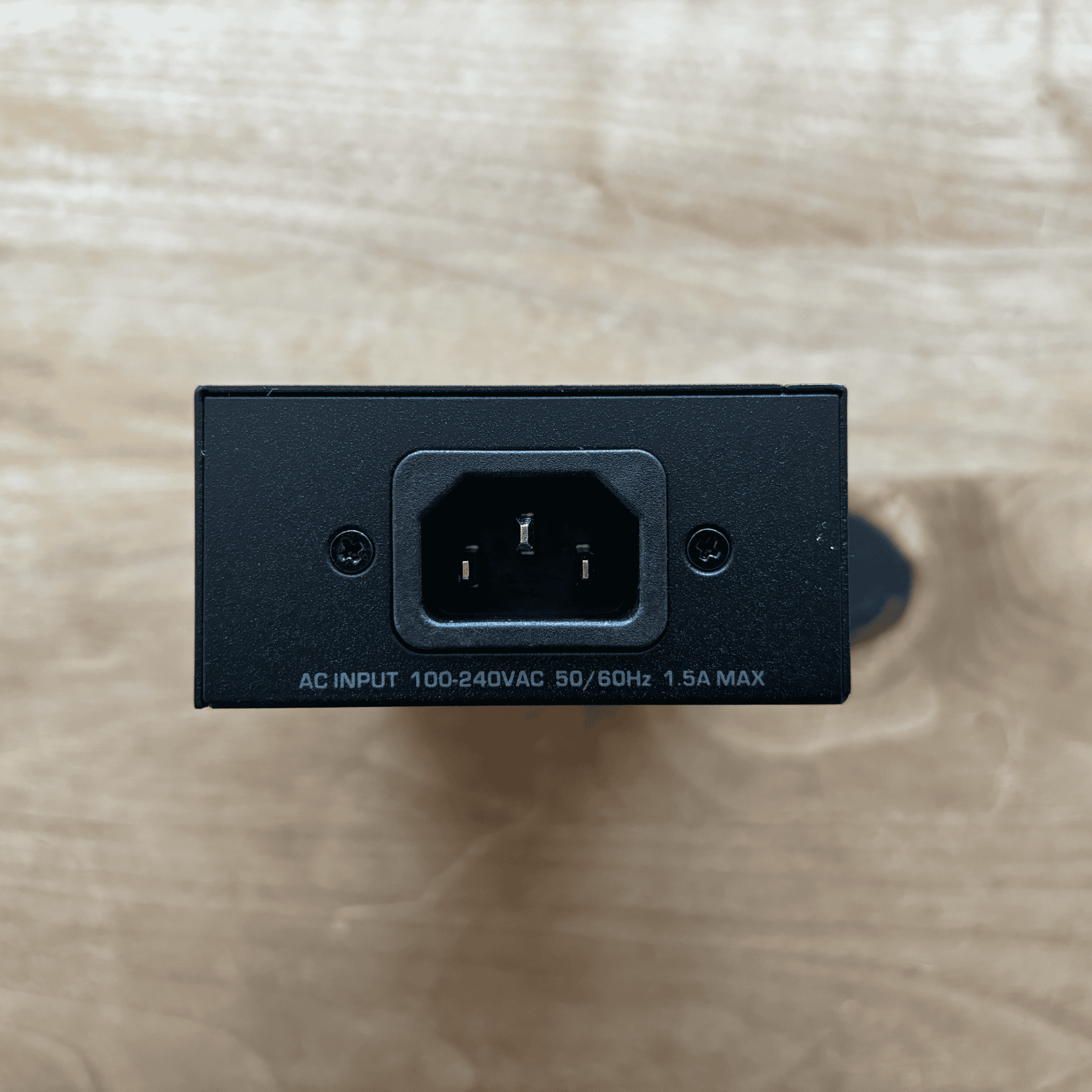 Gigabit 4-Port PoE Injector Hub, IEEE 802.3at, 802.3af, Up To 30W 56V